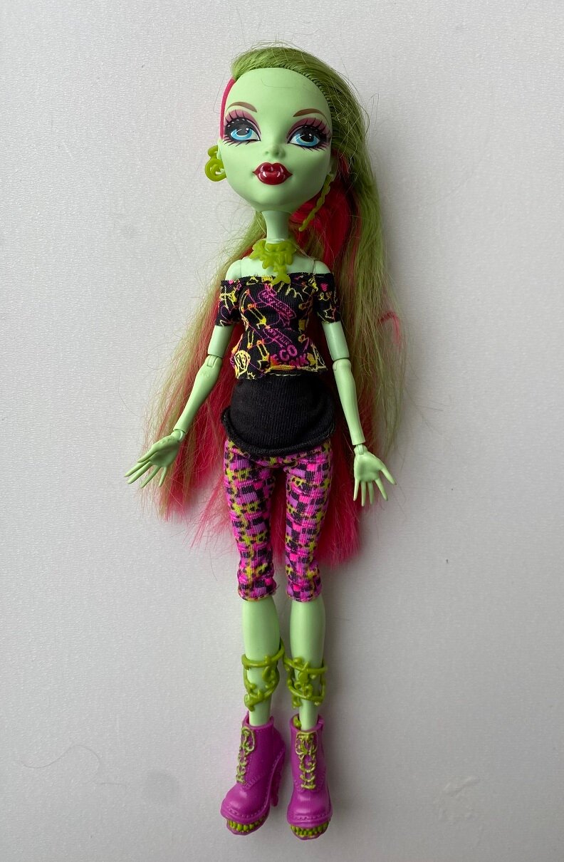 Кукла Монстер Хай Венера Макфлайтрап базовая, б/у, Mattel