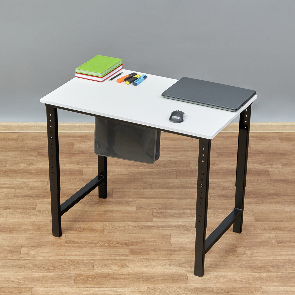 Компьютерный стол регулируемый по высоте Мадий 12W ш86/г52/в61-91 белый/черный на металлокаркасе - фотография № 1