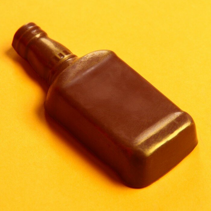 Шоколадная бомбочка с маршмеллоу «Надёжный, сильный, умный» в форме бутылки , 50 г. - фотография № 3
