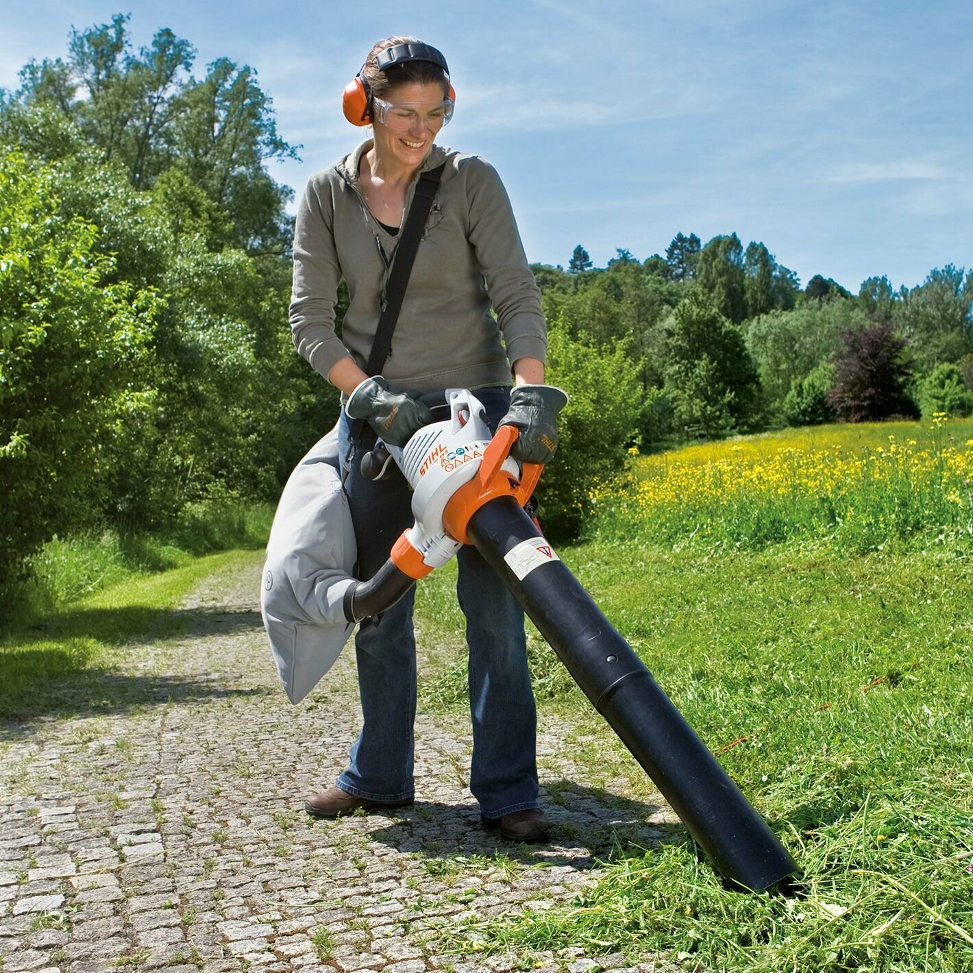 Воздуходувное всасывающее устройство Stihl SHE 81 48110110839 - фотография № 6