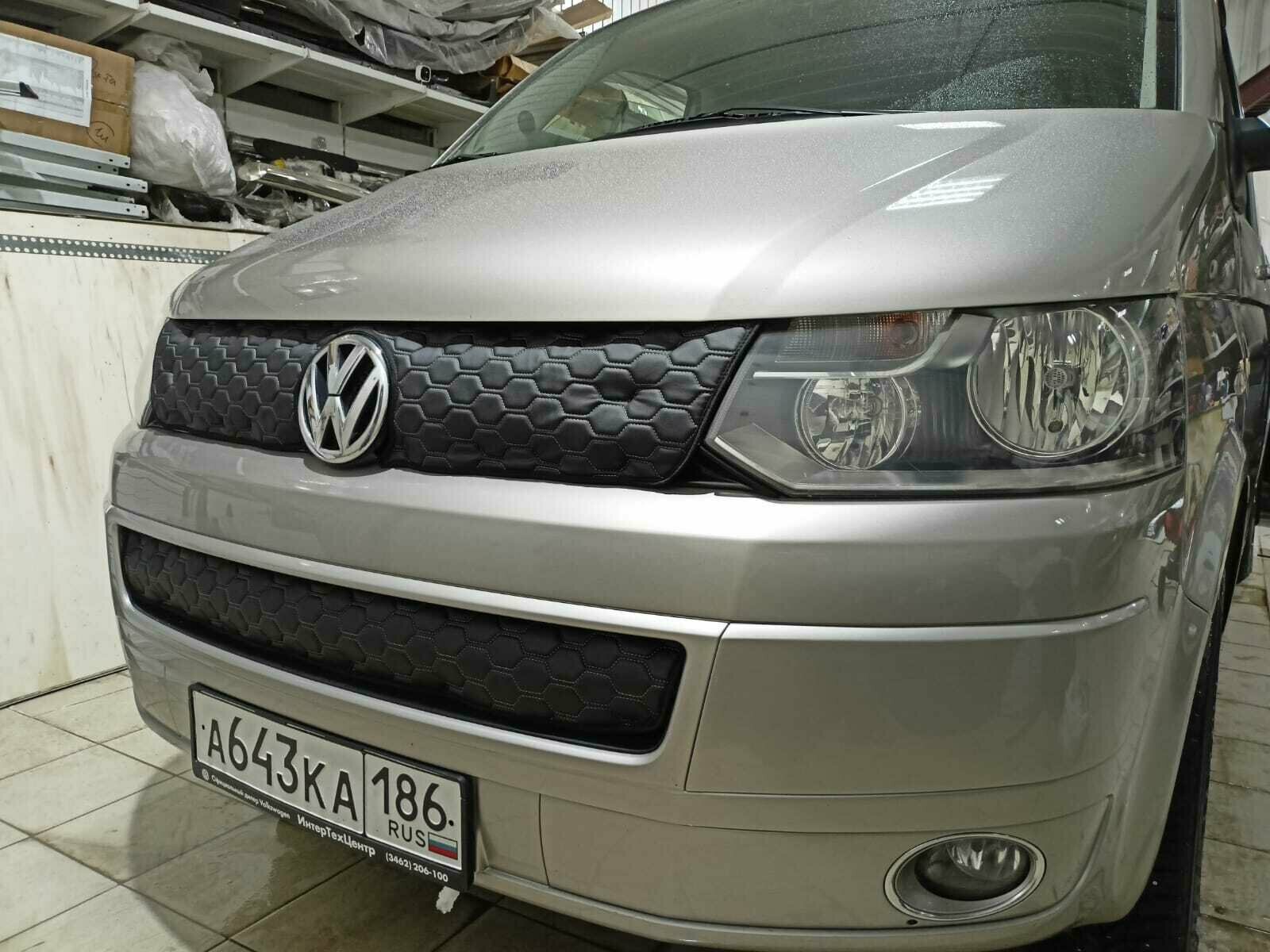 Утеплитель радиатора для Volkswagen Multivan 2009-2015 T5 Дизайн Соты