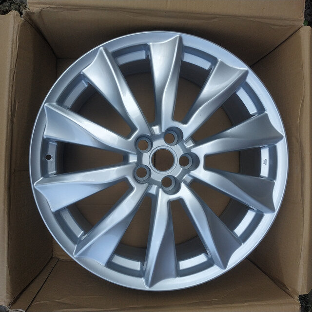 Колесный диск Legeartis LR43 8.5x20/5x108 D63.3 ET45 S