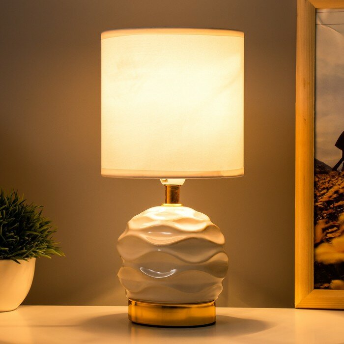 Настольная лампа "Бирибила" E14 40Вт белый 13х13х26,5 см - фотография № 2