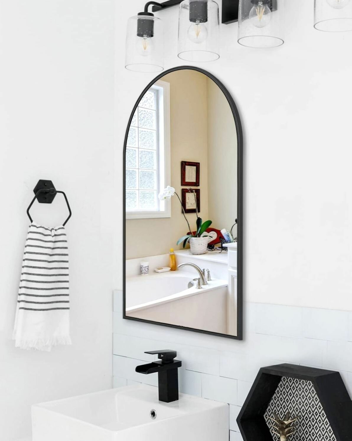 Зеркало Арочное Прайм в черной раме 75х50х2 см влагостойкое, интерьерное - фотография № 3