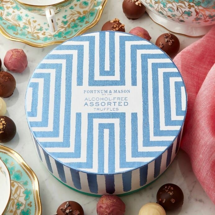 Набор шоколада Fortnum&Mason Alcohol-Free Chocolate Truffles, безалкогольный, 590г - фотография № 2