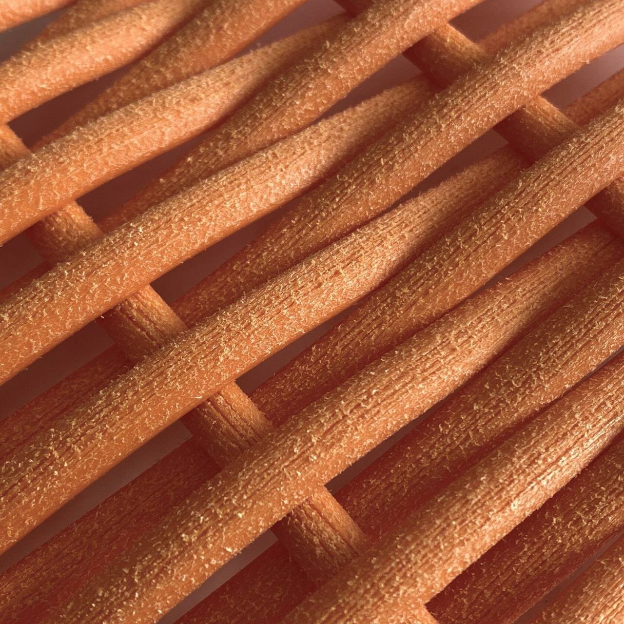 ЭкоРотанг Полутрубка Морковь шлифованный 7 мм, искусственный ротанг (1кг)