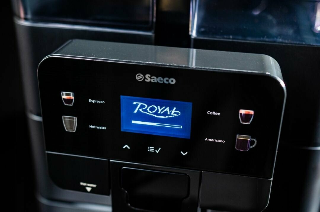 Автоматическая эспрессо-машина Saeco Royal Black + кофе в подарок / 9J0060 - фотография № 6