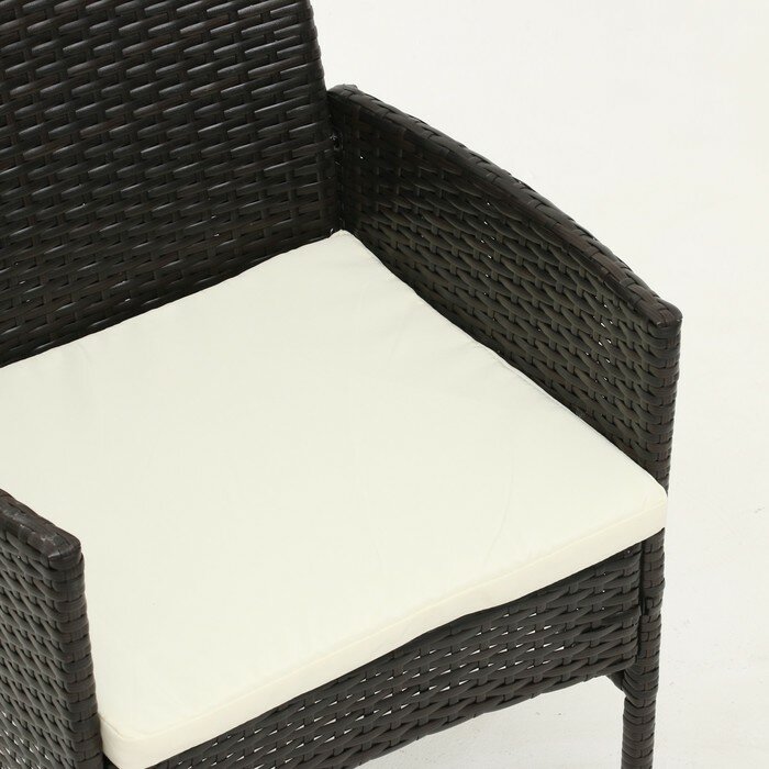 Набор мебели: Стол и 2 кресла коричневого цвета с белой подушкой - фотография № 6