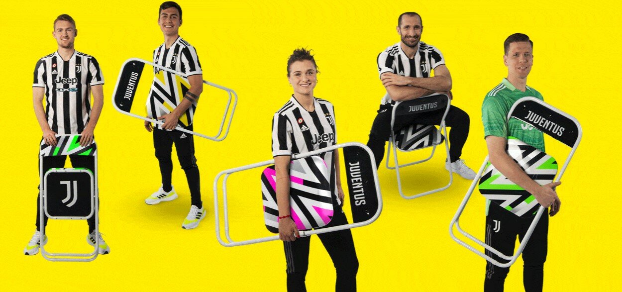 Складной стул Seletti Juventus Juventus Yellow - фотография № 5