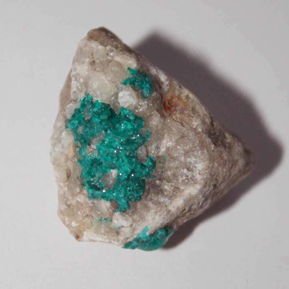 Диоптаз, коллекционный минерал "True Stones" - фотография № 2