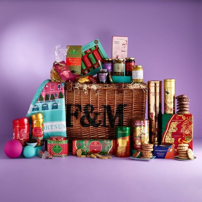 Сюрприз-бокс кондитерский Fortnum&Mason The Magic of Christmas Hamper - фотография № 1