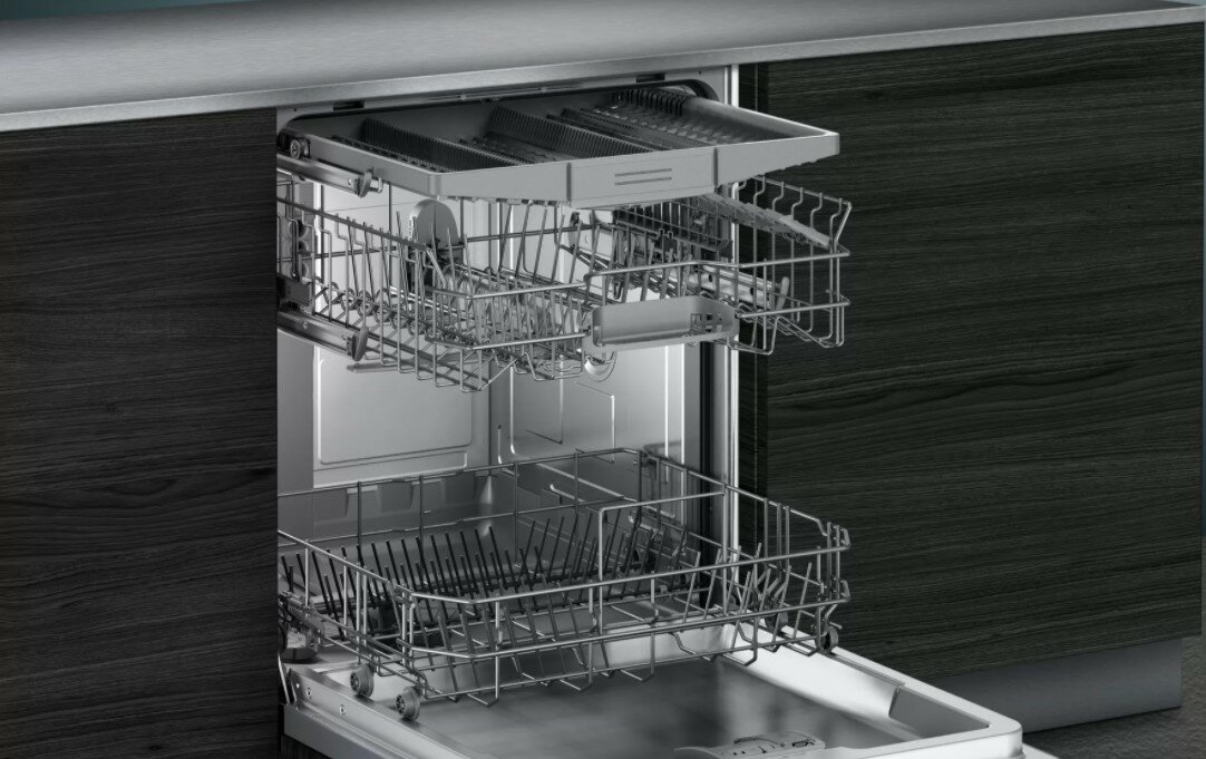 Встраиваемая посудомоечная машина Siemens/ загрузка на 13 комплектов посуды, электронное управление, 5 программ, 59.8x55x81.5 см, черный цвет, сушка: - фотография № 3