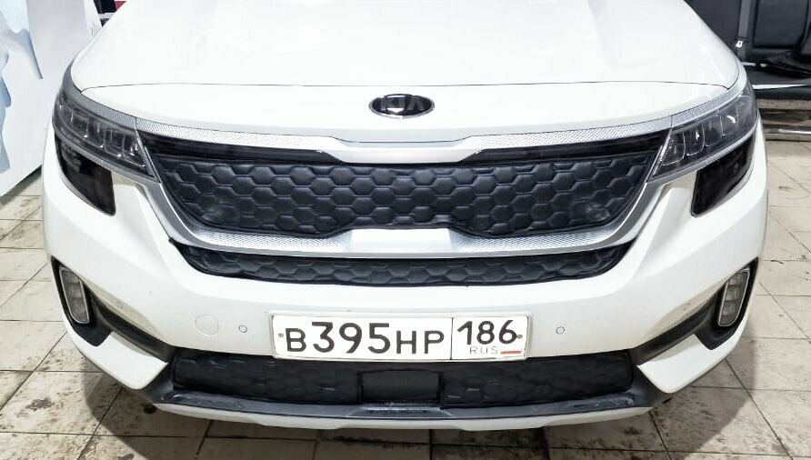 Утеплитель радиатора для Kia Seltos 2019- нв Комплект под ДХО 3 Детали Соты