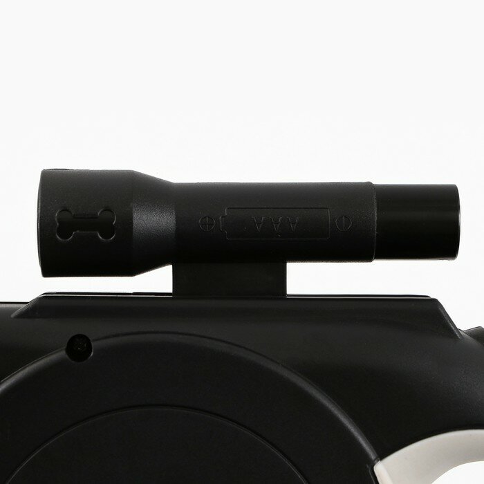 Рулетка «Косточка» с фонарем и отсеком для пакетов, 4,5 м, вес животного до 20 кг, черная - фотография № 6
