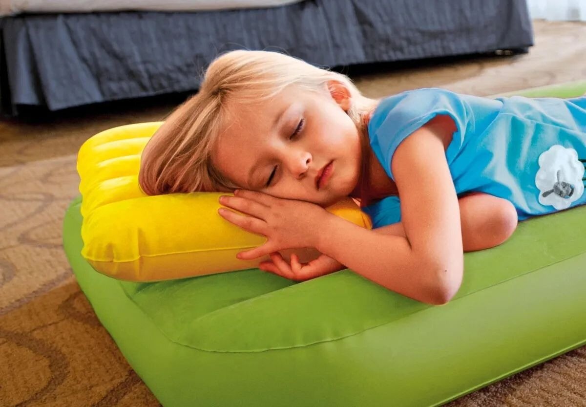 Надувная подушка для детей Intex (Интекс), желтая (68676) - фотография № 3