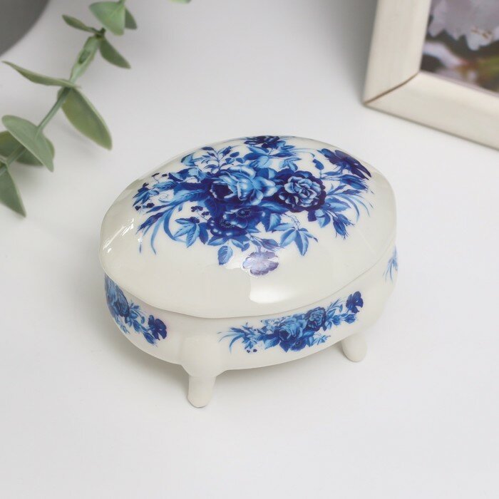 фото Шкатулка керамика на ножках "Синие цветы" 6,1х7,7х4,8 см