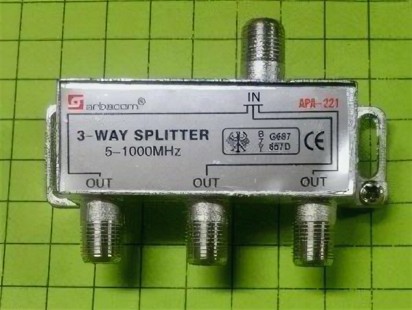 Разветвитель TV (краб 5-1000МГц) под F- разъем на 3 выхода