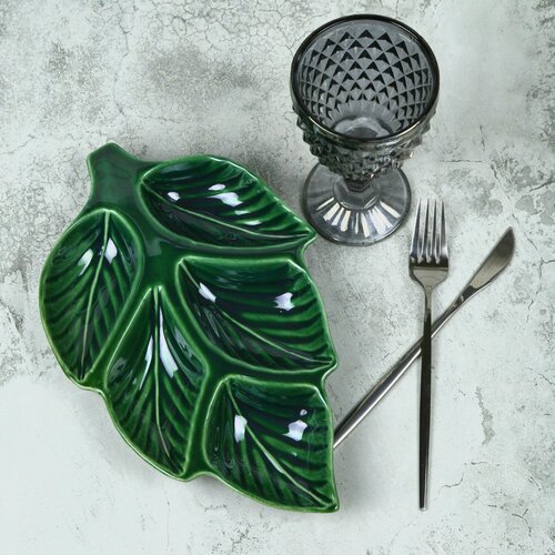 Блюдо (салатник) для сервировки стола менажница лист большой зелёный