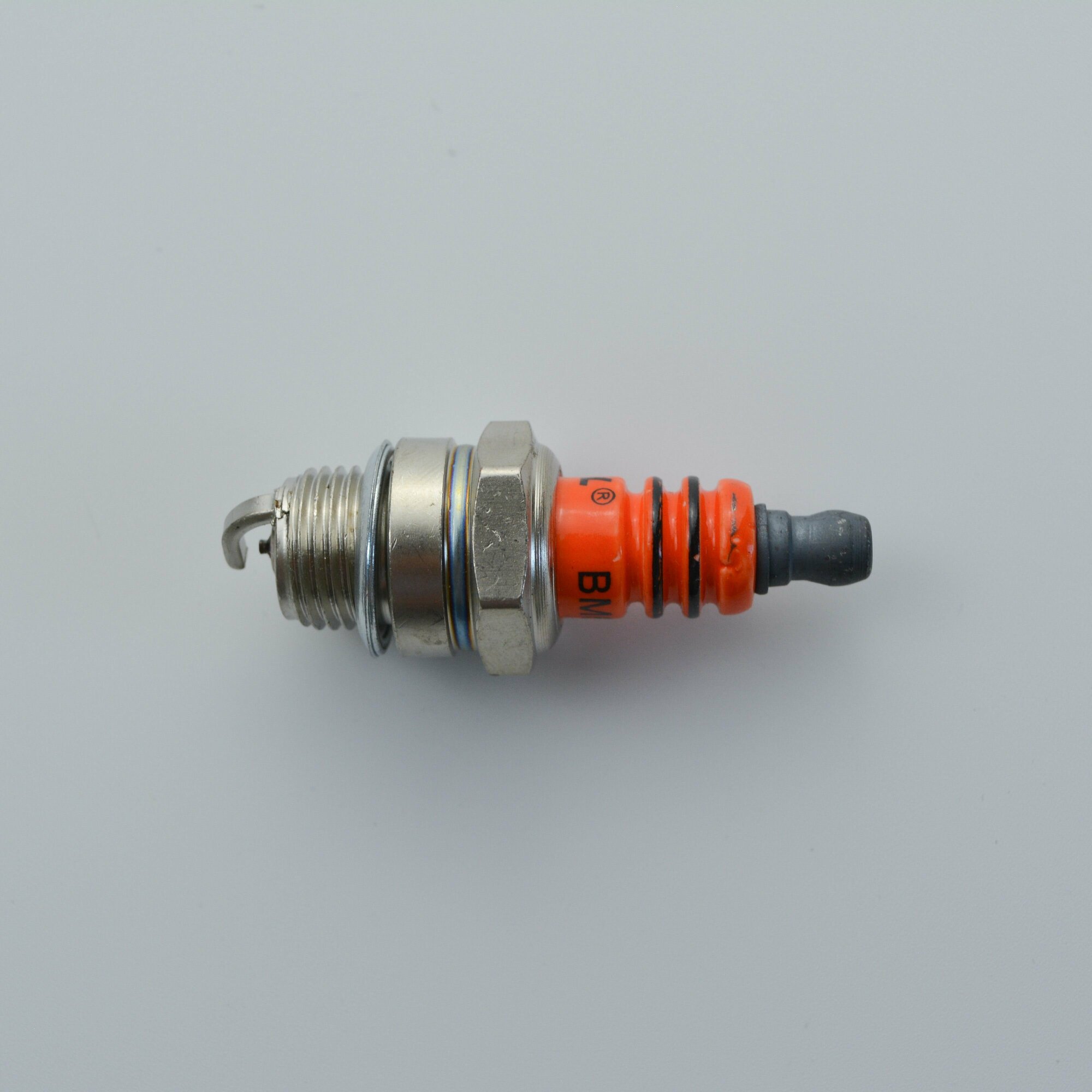 Свеча зажигания STIHL М14х1,25 мм для 2-х тактных двигателей бензопил, бензотриммеров, бензобуров (улучшенная) - фотография № 9