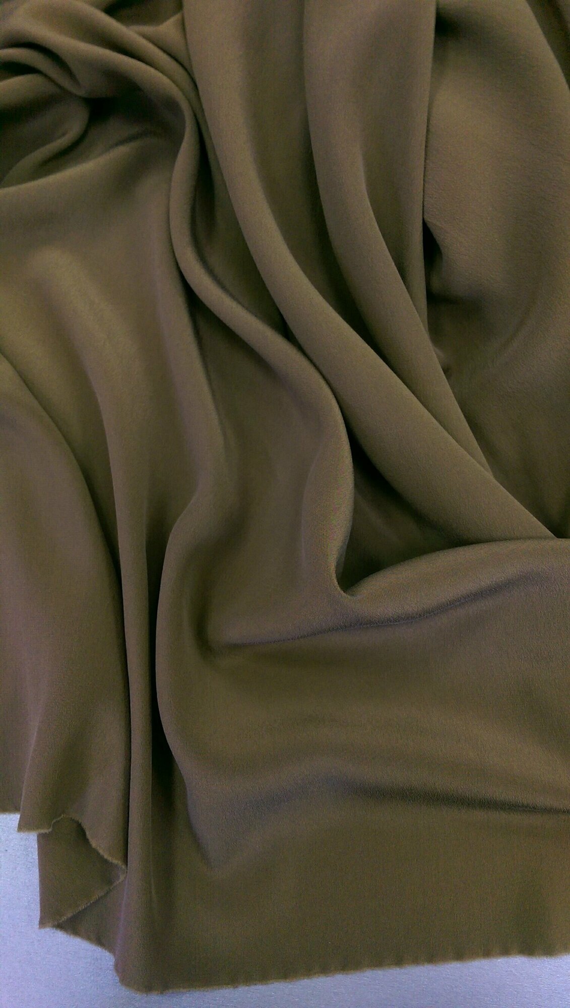 Ткань Креп шёлковый цвета хаки Италия
