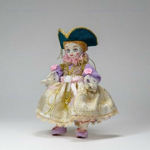 Девочка в треуголке - интерьерная кукла