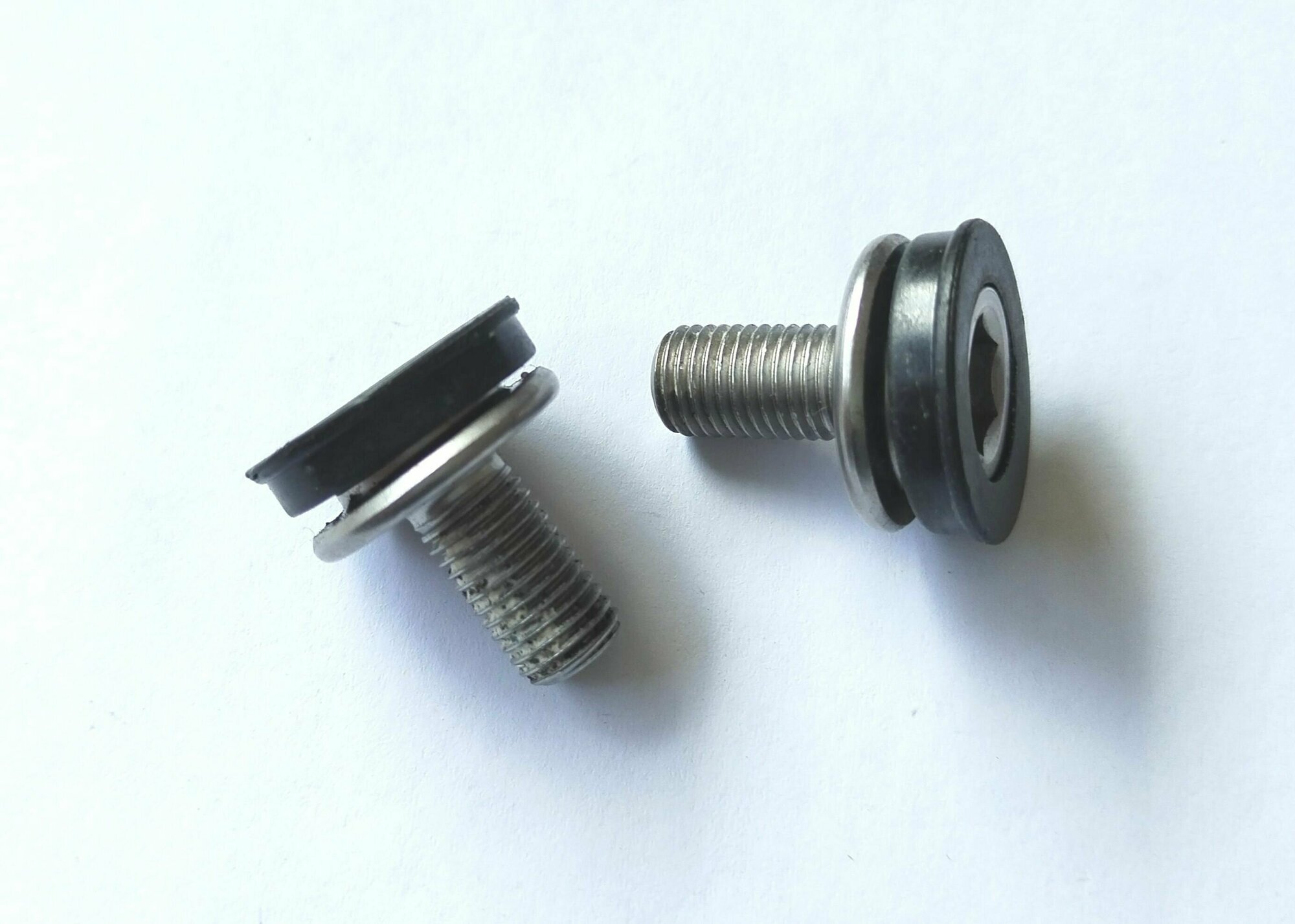 фото Болт на вал каретки под квадрат