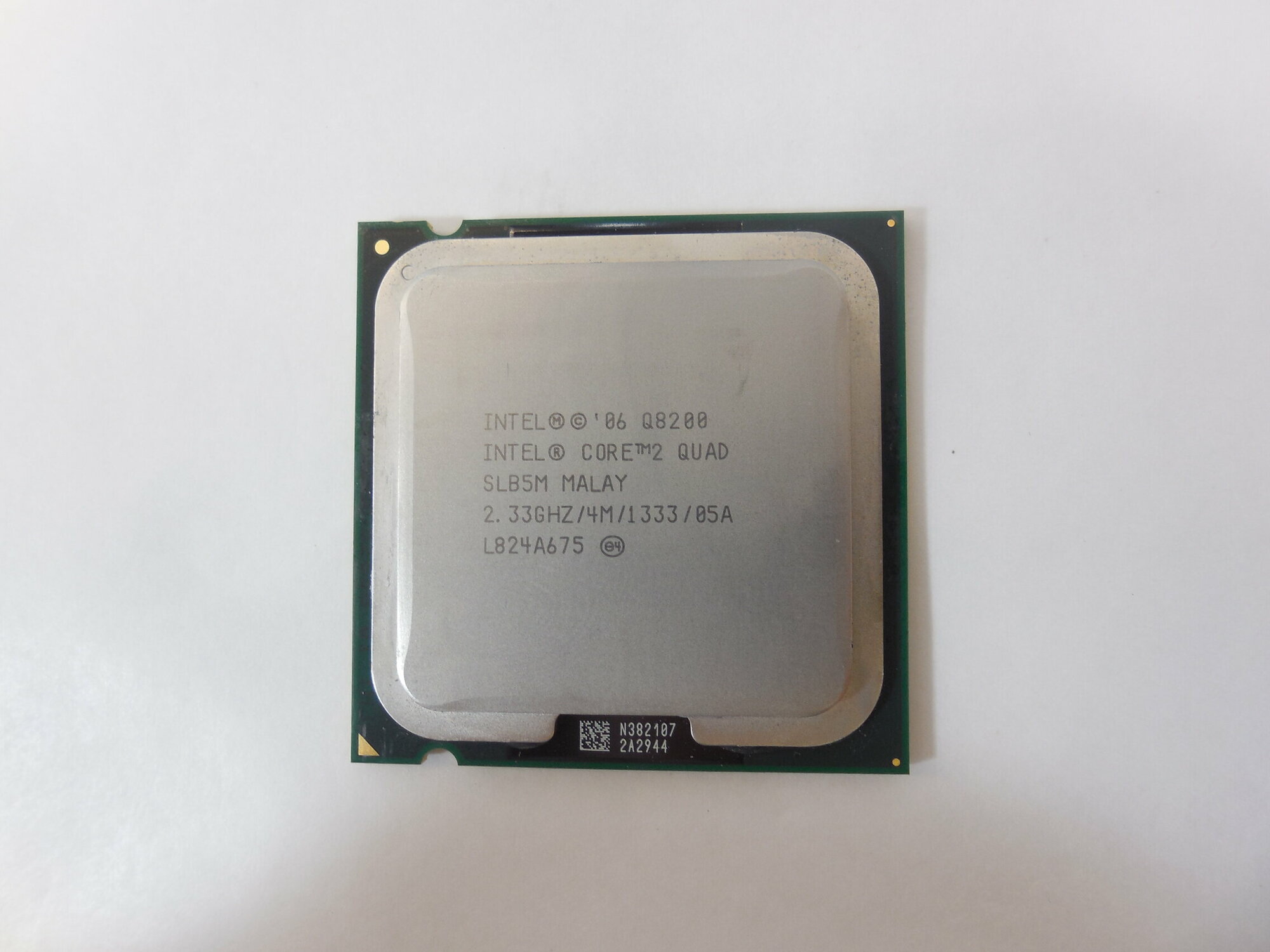 Процессор Intel Core 2 Quad Q8200 Yorkfield LGA775 4 x 2333 МГц