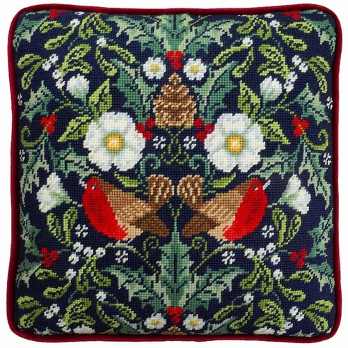 Подушка "Winter Robins Tapestry" Karen Tye Bentley #TKTB4 Bothy Threads Набор для вышивания 35.5 x 35.5 см Гобелен