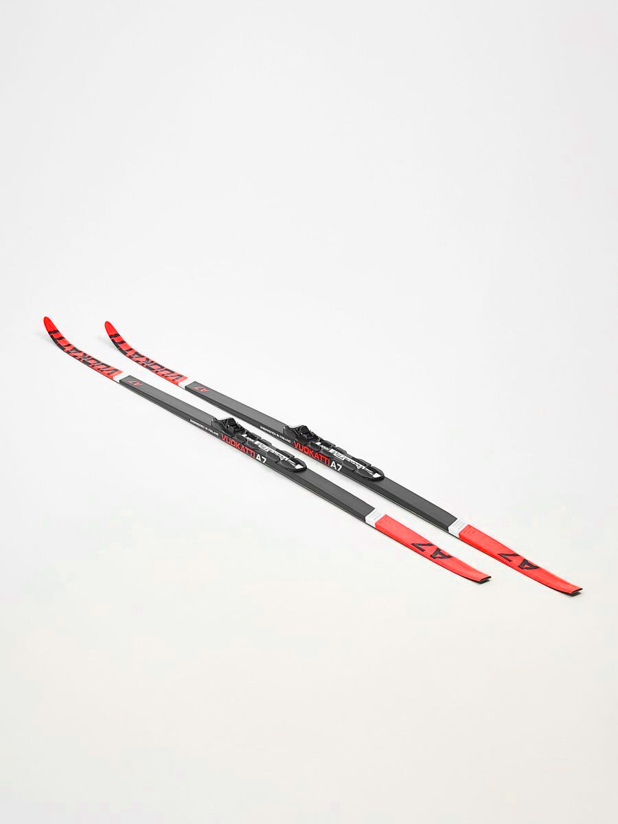 Беговые лыжи взрослые VUOKATTI 180 см с креплением NNN Wax цвет Black/Magenta