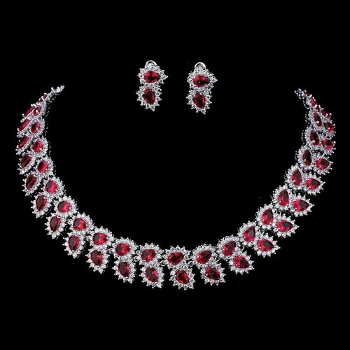 Комплект бижутерии Rigant Свадебное коомплект бижутерии. Колье на торжество. Ювелирная бижутерия на выпускной. Бижутерия на корпоратив. Подарок на день рождение. Подарок на годовщину. Бижутерия на выступление.: серьги, колье, искусственный камень, размер колье/цепочки 44 см, розовый, красный
