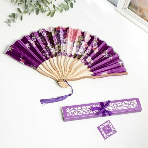 Веер бамбук текстиль h21 см изгиб с кистью Цветы в коробке фиолетовый 794₽