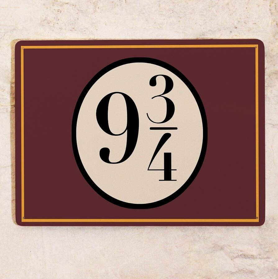 Металлическая табличка Платформа 9 и 3/4в стиле вселенной Гарри Поттера для декора, металл, 20х30см.