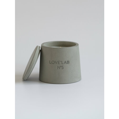 Свеча ароматическая LOVE'LAB №5 в подсвечнике, с крышкой, серая, арт. KSER512