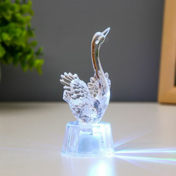 фото Ночник "Лебедь" LED от батареек LR1130 прозрачный 9.5х4х4см