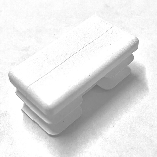 фото Пластиковая заглушка для профиля с прямоугольным сечением 20х40 мм, белого цвета (10шт).