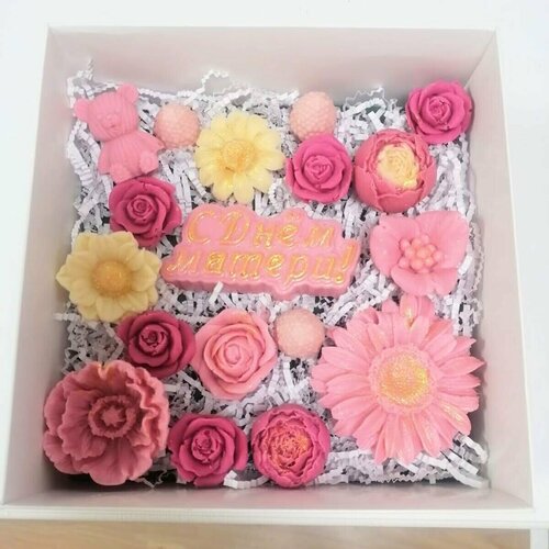 Подарок на день матери шоколадные цветы в коробке ART-PB45