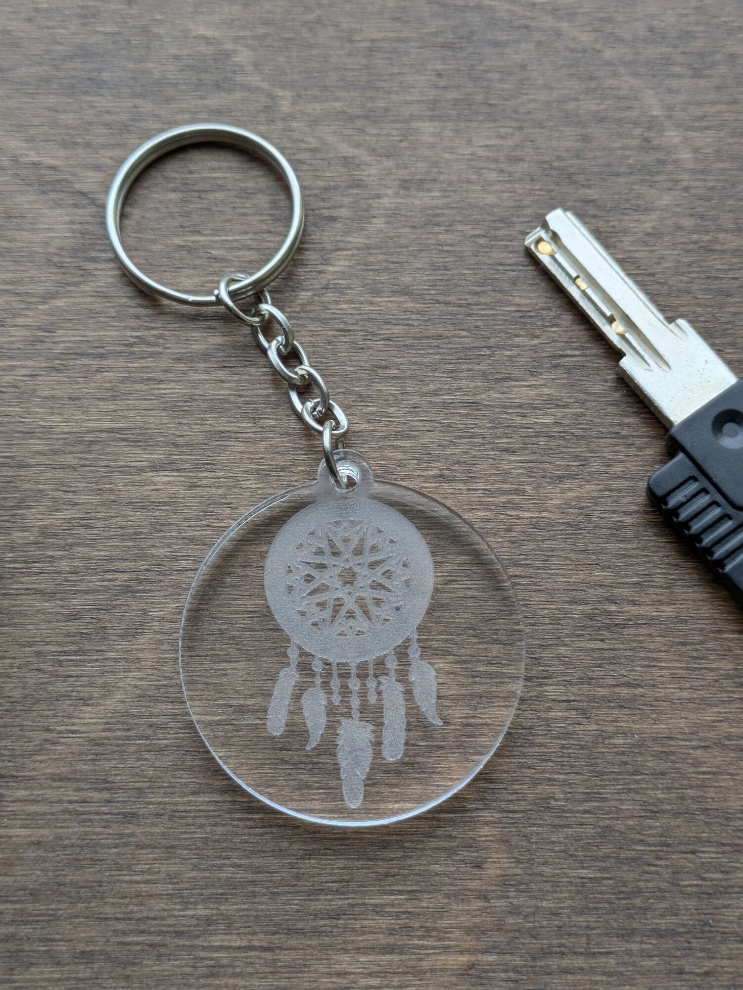 Брелок бесцветный