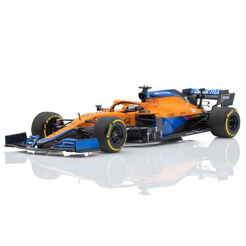 McLaren F1 team MCL35M daniel ricciardo bahrain gp 2021