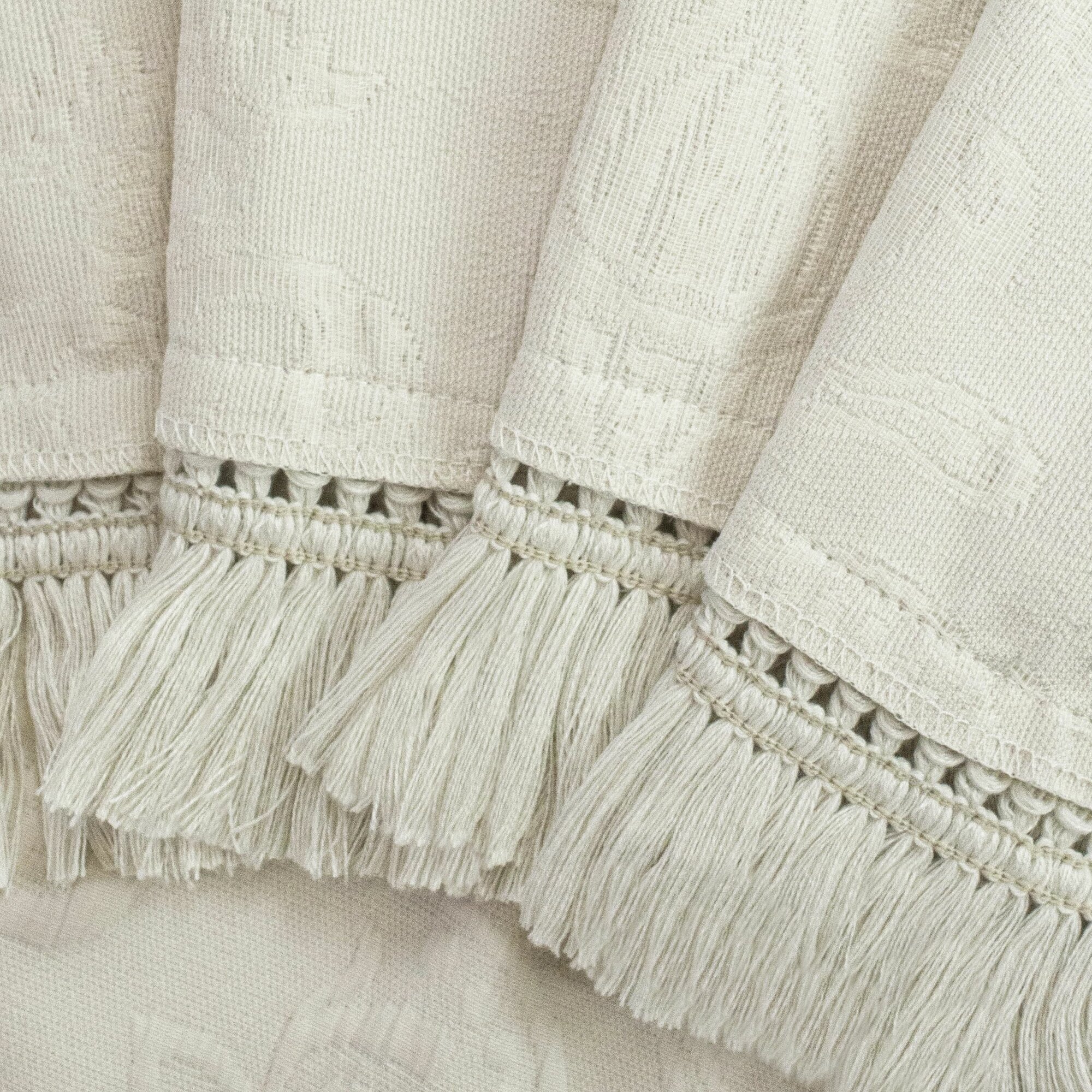 Покрывало с бахромой однотонное винтажное евро макси 240х260 Cleo BOSQUA покрывало на кровать и диван с узором жаккард — фото 1