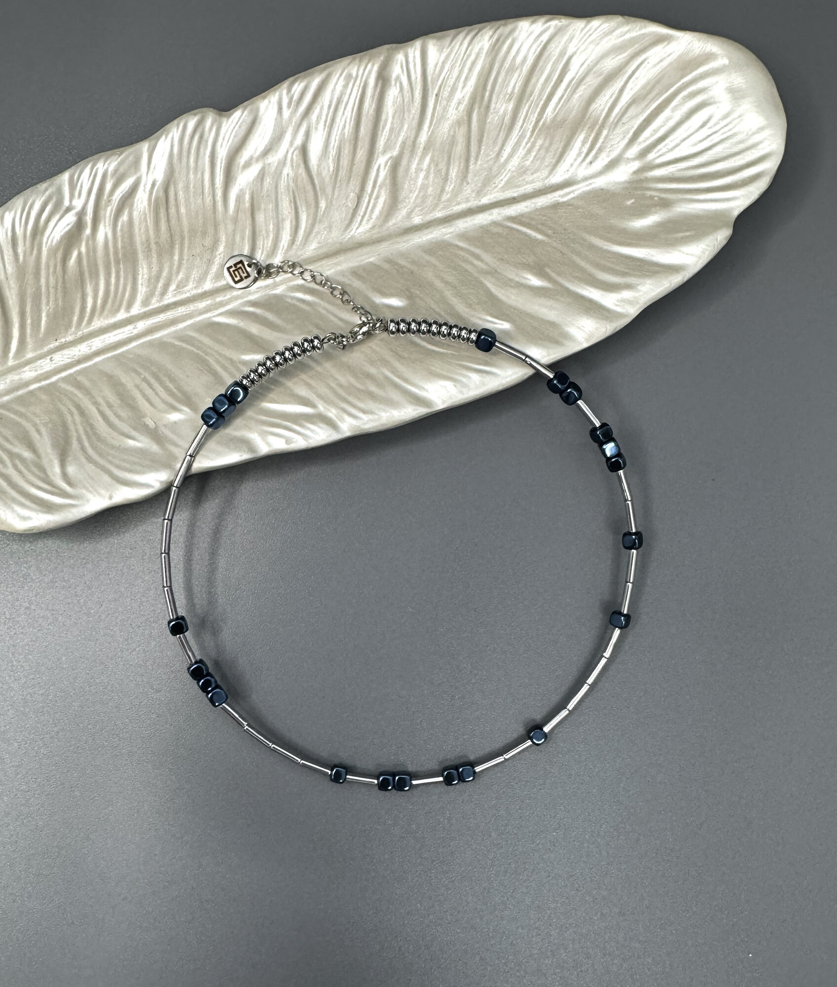 Колье, гематит, длина 35 см, серый металлик — фото 1