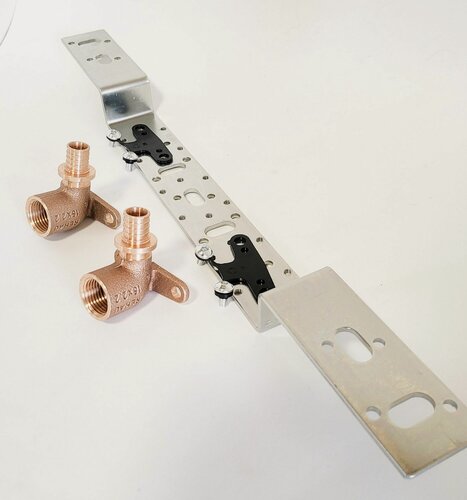 Изображение товара Угольник (водорозетка) переходной бронзовый 16х1/2" ВР, Rehau (2 шт) на планке REHAU (1 шт)