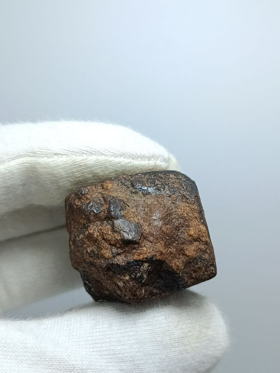 Псевдоморфоза лимонита по пириту 33 мм, 57 г — фото 1