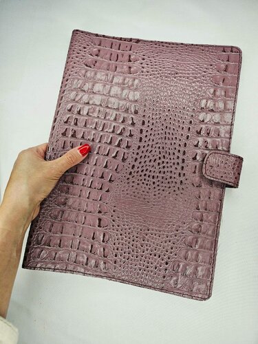 Изображение товара Папка для документов кожаная/Органайзер из кожи с файлами семейный/Папка-конверт на кнопке деловая кайман ирис