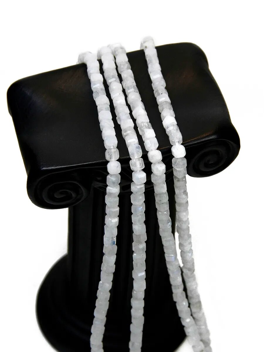 Нить - Лунный камень Адуляр - 3 мм, квадрат, грань, 38 см — фото 1