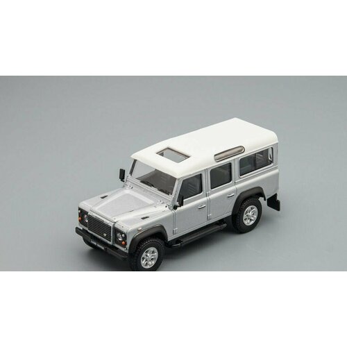 Масштабная модель LAND ROVER Defender Generation 1, silver коллекционная модель внедорожника land rover defender масштабная 1 24 металл свет звук