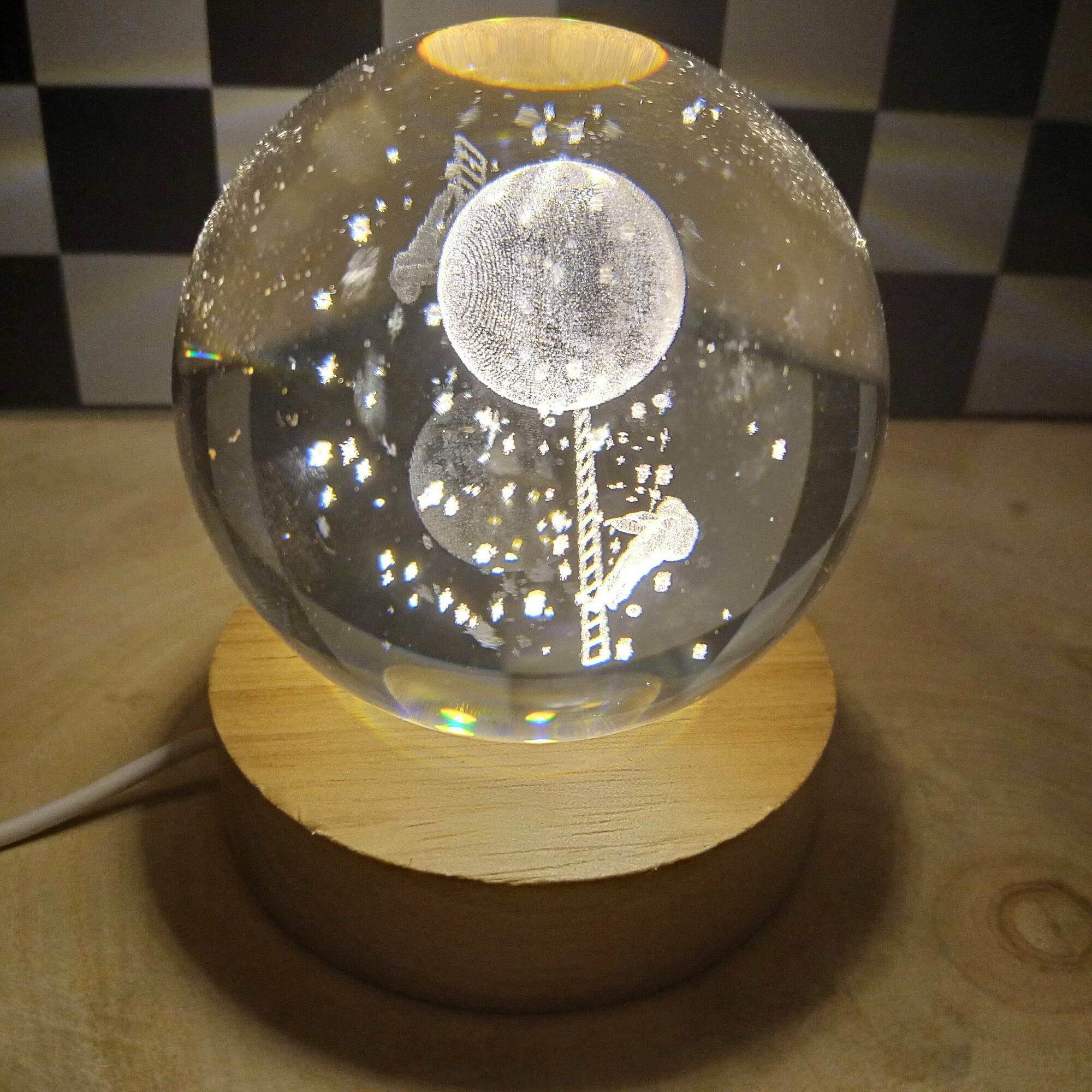 Ночник Хрустальный шар настольный светильник usb подарок на Новый год - фотография № 6