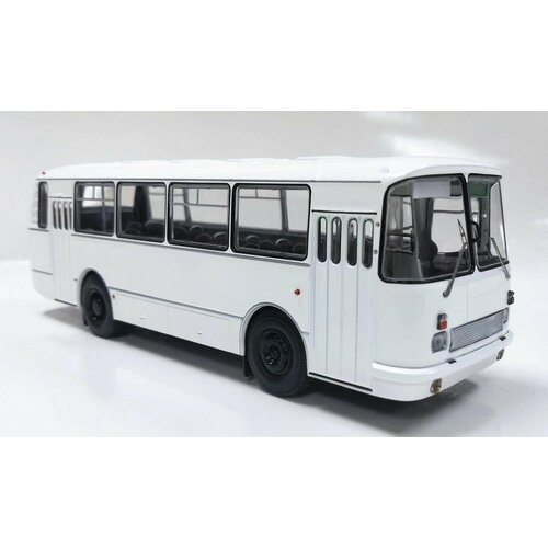 масштабная модель автобус лаз 699р ЛАЗ-695Н опал, масштабная модель автобуса коллекционная