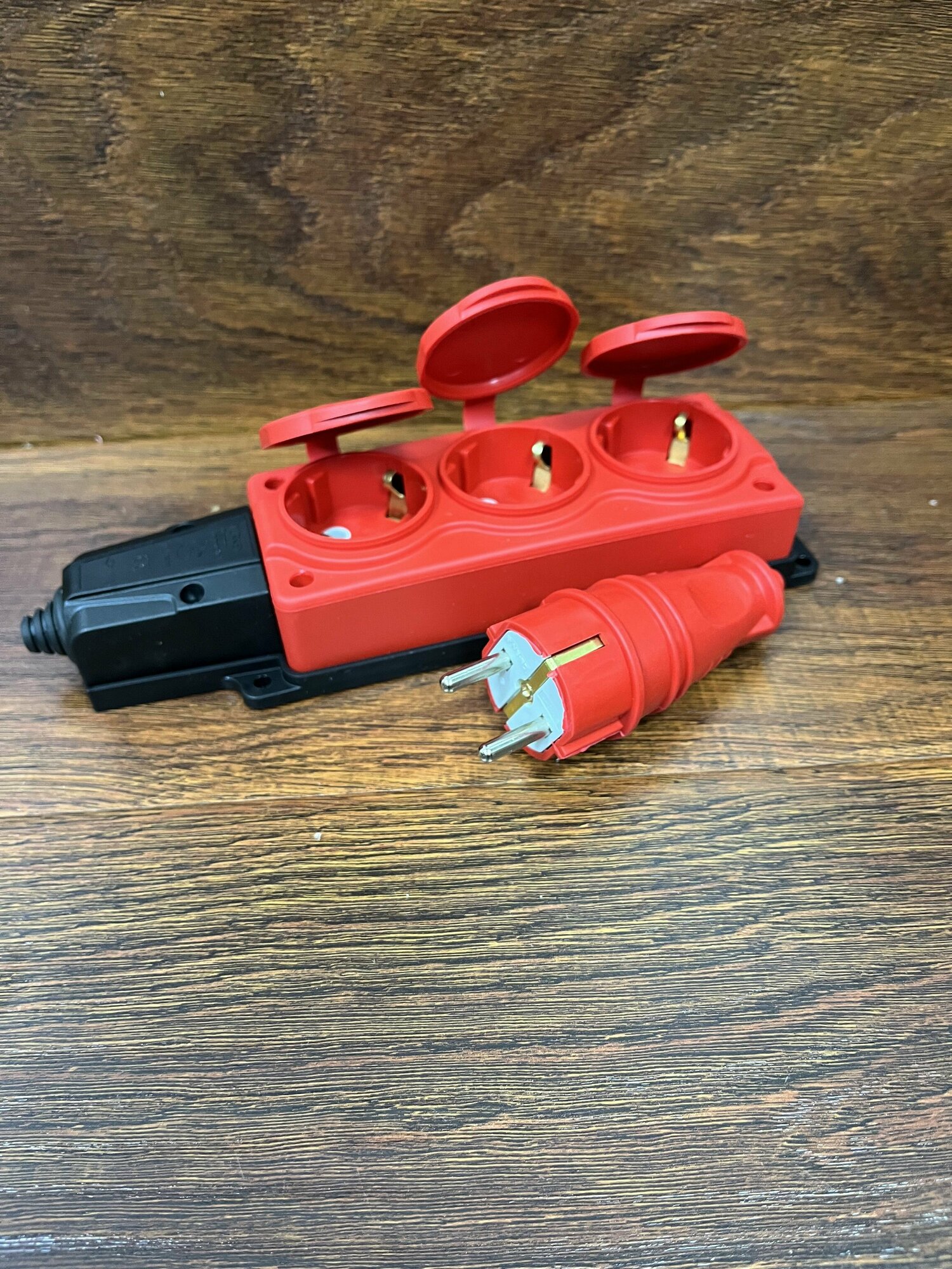 фото Комплект колодка влагозащищённая каучуковая + вилка прямая