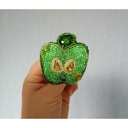фото Брошь зелёное яблочко, стразы, бисер, стекло, зеленый, мультиколор dream_brooch