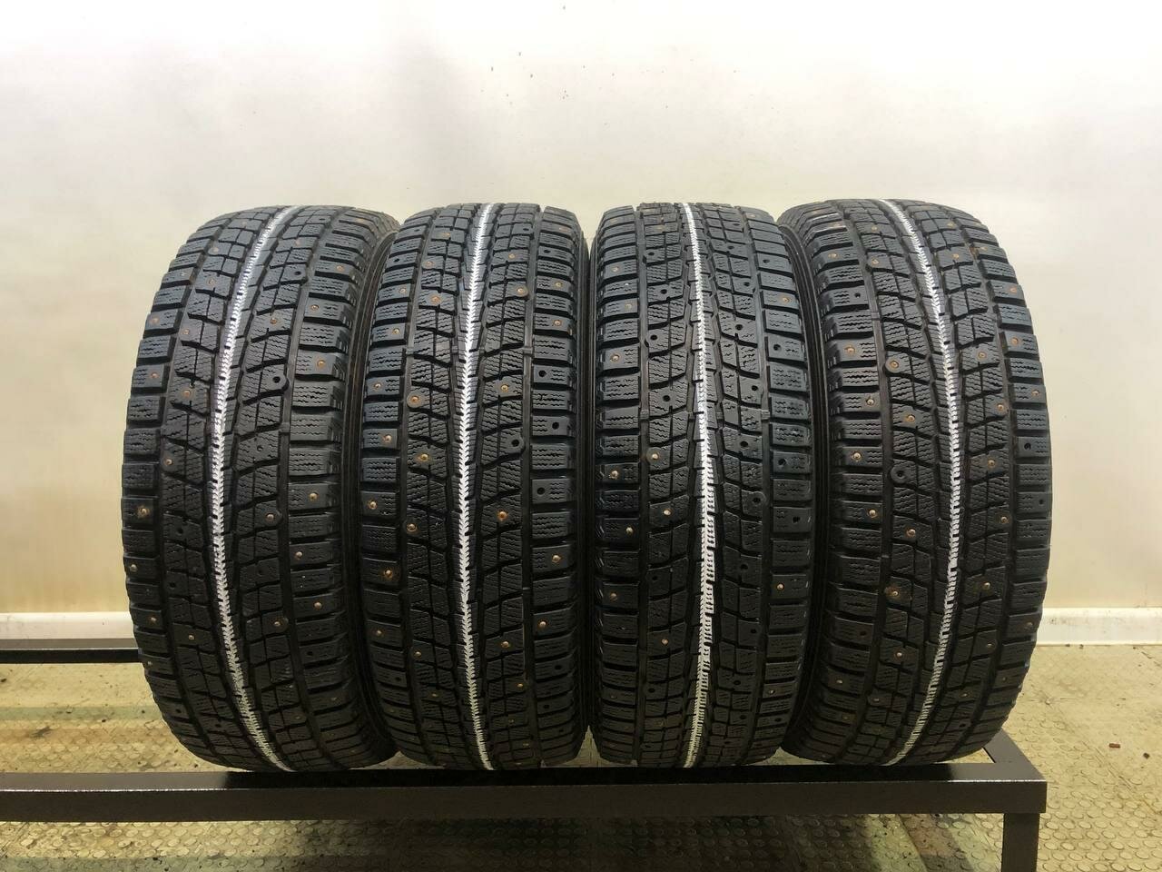 Dunlop SP Winter Ice 01 215/65 R16 БУ Шины Зимние